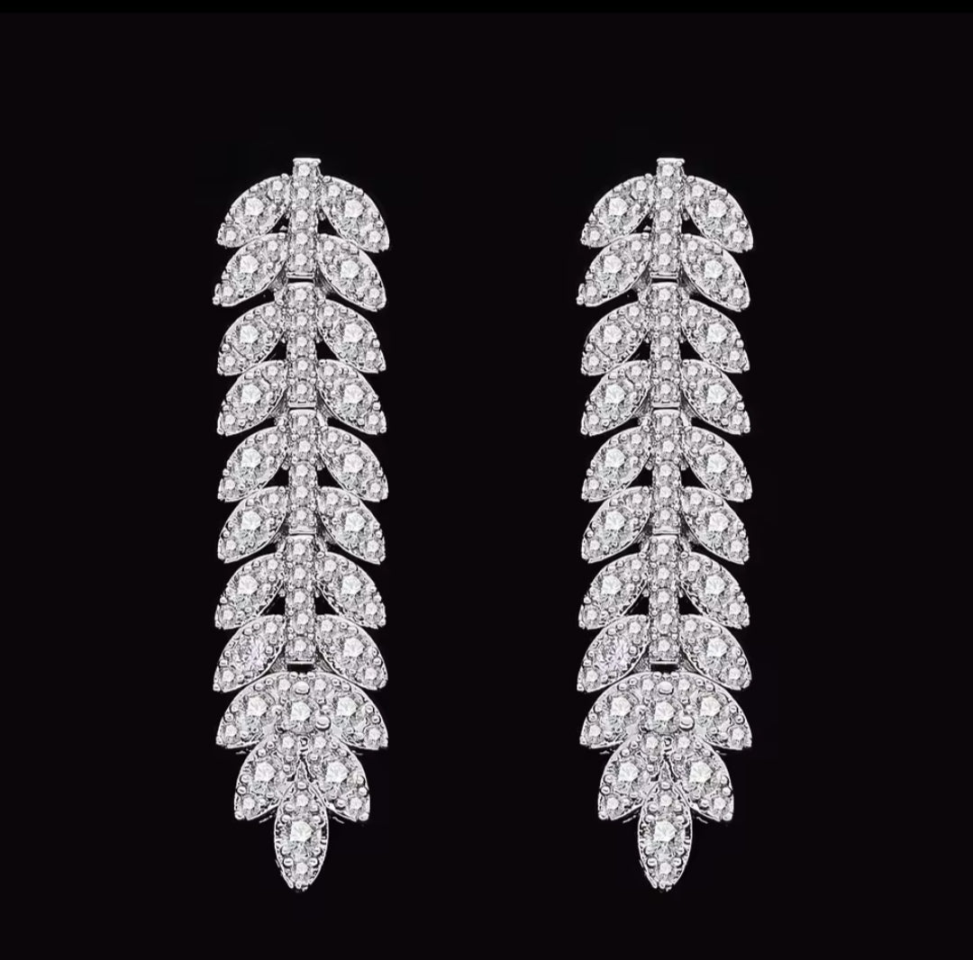 Royal V-Shape Silver Bridal Jewelry Set